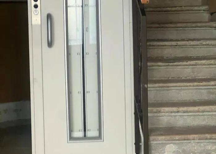 Alla Scalinata del Teatro Rossetti parcheggio Trieste